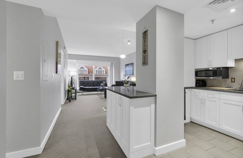 Penn Quarter Apartment | 1BR Fully Furnished Apartment near National Museum by RedAwning