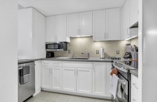 Penn Quarter Apartment | 1BR Fully Furnished Apartment near National Museum by RedAwning