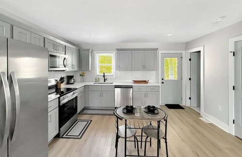 Southwest Raleigh Apartment | 1BR Garner Gem|Backyard & Pet Friendly
