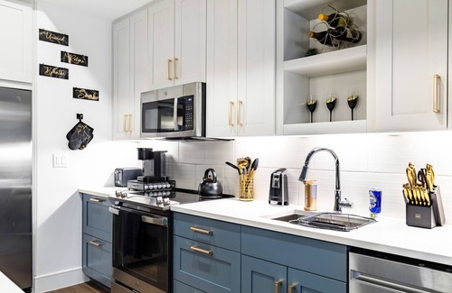 North Arlington House | 1BR GOLD SUITE CONDO/Mins to ATT&T Stadium/DFW AP-King Bed