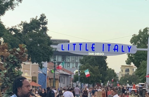 Little Italy Apartment | 1Br heart of Little Italy private entrance