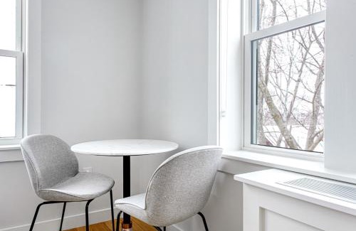 Winter Hill Apartment | 1BR Minutes from Union Sq Porter Sq Davis Sq BOS-338