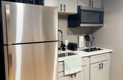 Decatur House | 1BR Oasis Escape in SE Atlanta