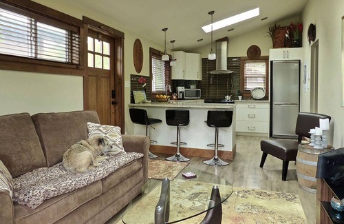 Port Renfrew Cottage | 1BR - Ocean View - Pet Friendly - Sleeps 4