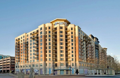 Old Town West Condo | 1BR Oxon Hill Condo w/2 Beds & Bath