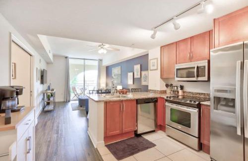 Boynton Beach House | 1BR ROOFTOP POOL-10 MIN WALK TO BEACH
