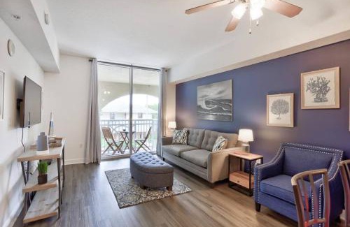 Boynton Beach House | 1BR ROOFTOP POOL-10 MIN WALK TO BEACH