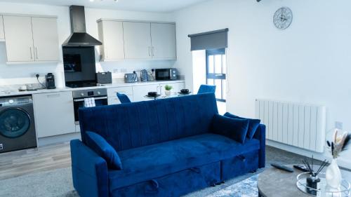 Burton on Trent Apartment | 1BR Sleeps 4, 3 mins from City centre & Local Gems