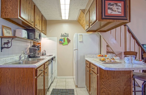 Snowshoe Condo | 1Br: Studio Loft Ridgewood 59 Wood Fireplace, Washer and Dryer Full Kitchen