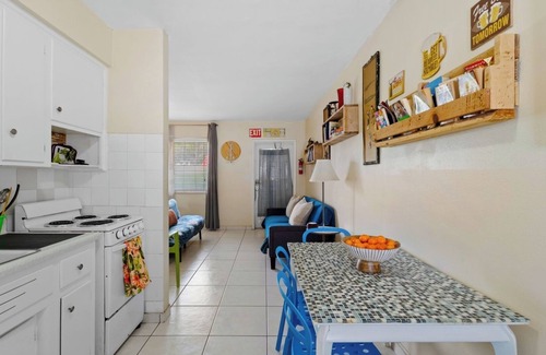 Downtown Hollywood Apartment | 1BR Studio w/Parking, Bbq, Garden Hollywood