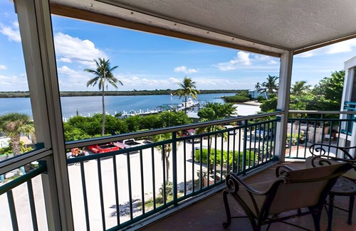 Captiva Hotel | 1BR Suite w/Balcony Overlooking the Bay – Bayfront Stay! Free Parking | Pool