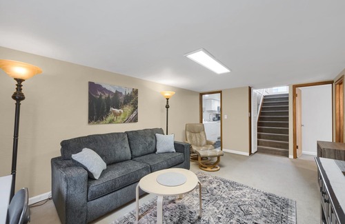 Englewood Apartment | 1BR Suite with Kitchenette Near Hospitals and DU