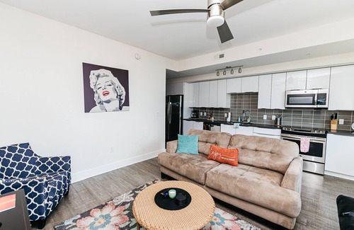Charlotte Center City Apartment | 1BR Uptown Charlotte Furnished Apartments by RedAwning