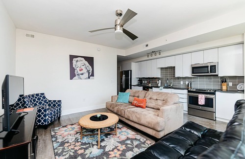 Charlotte Center City Apartment | 1BR Uptown Charlotte Furnished Apartments by RedAwning