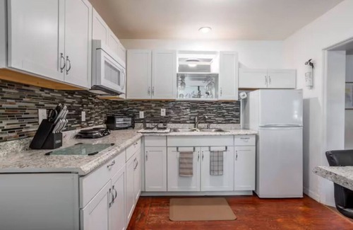 Orlando House | 1BR Urban Escape Fast Wi-Fi + Pet-Friendly
