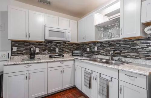 Orlando House | 1BR Urban Escape Fast Wi-Fi + Pet-Friendly