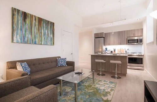 Chinatown Apartment | 1BR w/In-unit Washer & Dryer & Full Bright Kitchen | Downtown Boston
