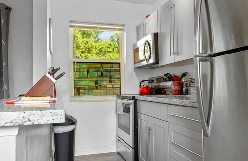 Coral Ridge Apartment | 1BR, Windows on All Four Sides