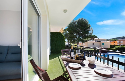 Calella de Palafrugell Apartment | 1CB T4 -Completely renovated apartment in a very quiet area with garden and communal pool near the beach of Calella de Palafrugell