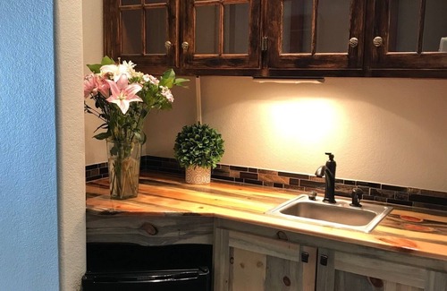Colorado Springs House | 1cBarn for WEDDINGS, Reunions, large Estate Home; Sleep15, Games, Views; Private