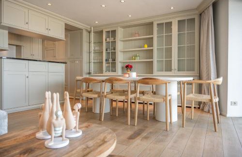 Mellet Apartment | 1e Verdiep appartement op de zeedijk in Knokke met 3 slaapkamers voor max 7 pers