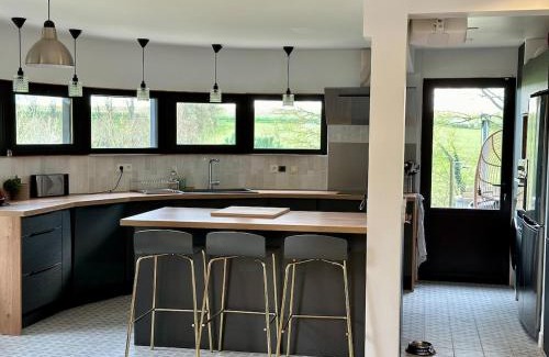 Mainneville Villa | 1h10 de Paris, maison de campagne avec piscine chauffée et Jacuzzi
