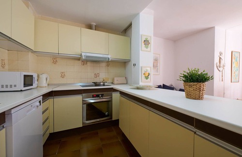 Calella de Palafrugell Apartment | 1I-90 Cosy apartment with communal swimming pool a few minutes walk from the beach of Calella de Palafrugell.