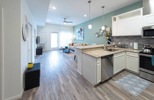Katy Condo | 1i~ Charming Gated Condo in Fabulous Katy, TX