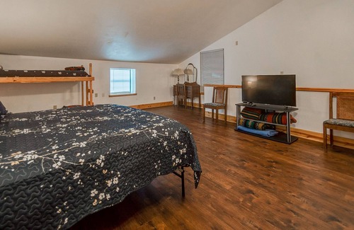 Kingston House | 1King 3Bunks Fishing Haven Buncombe Marina Texoma