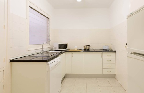 Llafranc Apartment | 1MARS 01 - Simple 3 bedroom apartment located on the seafront of the beach of Llafranc