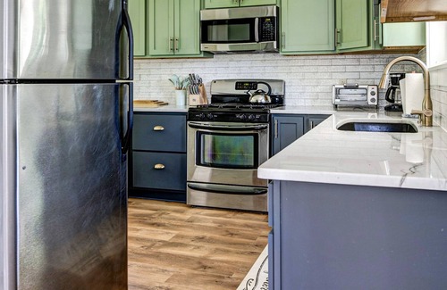 Skaneateles House | 1mi to Village | Swing | 2 Living Rooms | Farmhouse