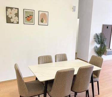 Bukit Indah Apartment | 1min to BukitIndah AEON Skyloft 3BR Muji PoolView