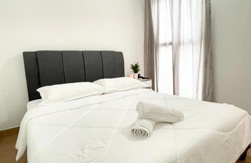 Bukit Indah Apartment | 1min to BukitIndah AEON Skyloft 3BR Muji PoolView
