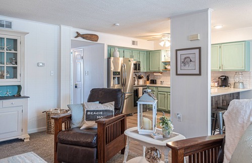 Midtown Ocean City Condo | 1St Fl OC, Md 37th St Condo with Pool and Boat Slip https:/youtu.be/CFZBvvNLQ7g