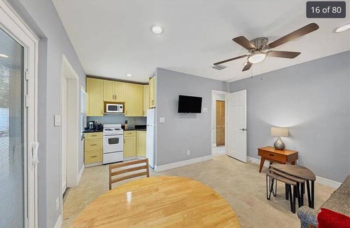 Central Sarasota Apartment | 1st floor apt A. 1 mile from waterfront and downtown. Just 2 miles from beach!