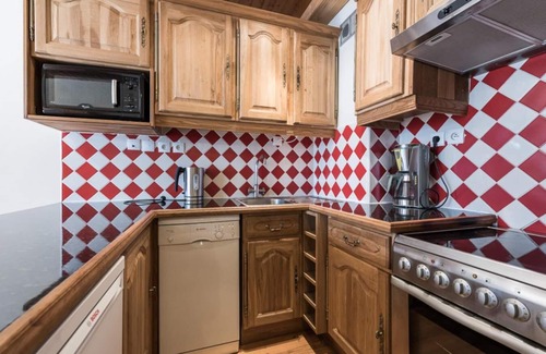 Les Almes Apartment | 1st floor, balcony, tv, ski locker, 51m², Tignes
