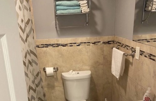 Irvington Apartment | 1st floor Clean spacious safe accommodating apartment 30 mins from NY