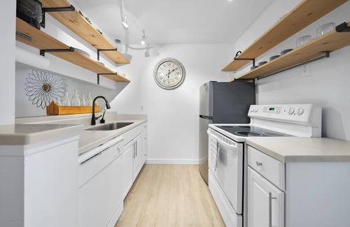 Downtown Condo | 1st Floor Condo outdoor pool