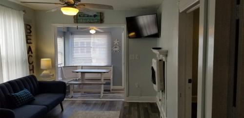 Wildwood Apartment | 1st floor cottage! One Block to Beach, Convention Center and Wildwood Crest!
