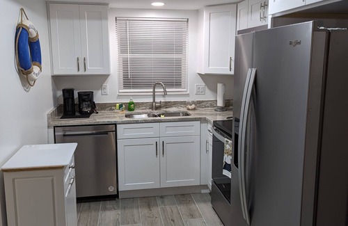 Iona Condo | 1st floor Ft. Myers Davis Lake Condo, minutes to Sanibel and Fort Myers beach