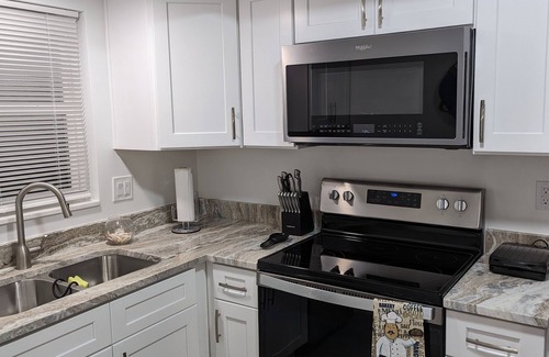 Iona Condo | 1st floor Ft. Myers Davis Lake Condo, minutes to Sanibel and Fort Myers beach