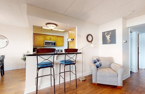 Lake Harmony Condo | 1st-floor lakefront condo with mountain views & pool - near ski/hiking