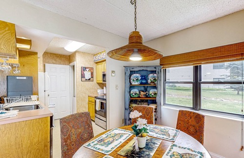 Lake Harmony Condo | 1st-floor lakefront condo with mountain views & pool - near ski/hiking