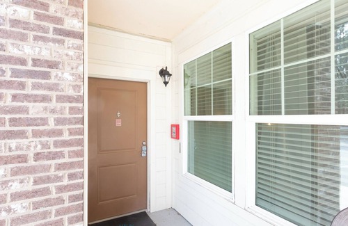Goose Creek Apartment | 1st Floor Studio Apt in walkable Resort with Pools