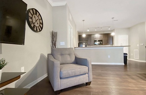 Lutz Apartment | 1st Floor w/Private Garage, Near Hospitals & Pet Friendly!