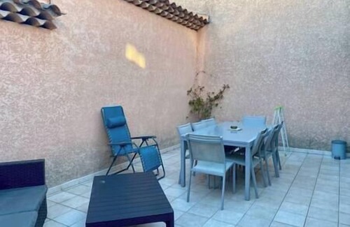Giens Apartment | 2 1-bedroom apartments 5 minutes' walk from the beach