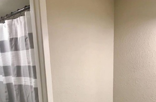Texas City Condo | 2/1 Condo on 1st level with covered parking