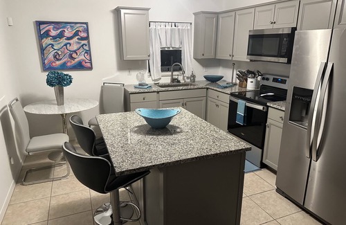Naples House | 2/1 Hidden Gem