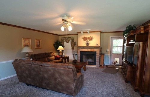 Hendersonville House | 2,100 sq feet fenced in backyard for pets!