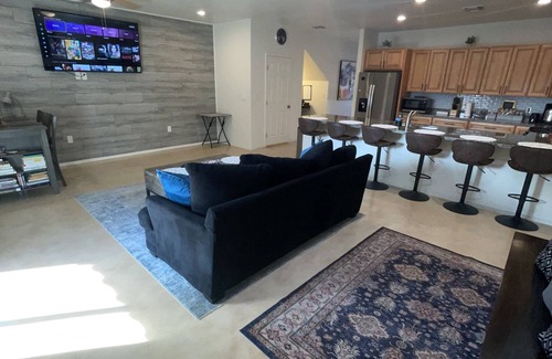 Casas Adobes House | 2,100 sqft "GEM" in highly desirable Casas Adobes. 2 minute walk to Golf Resort!